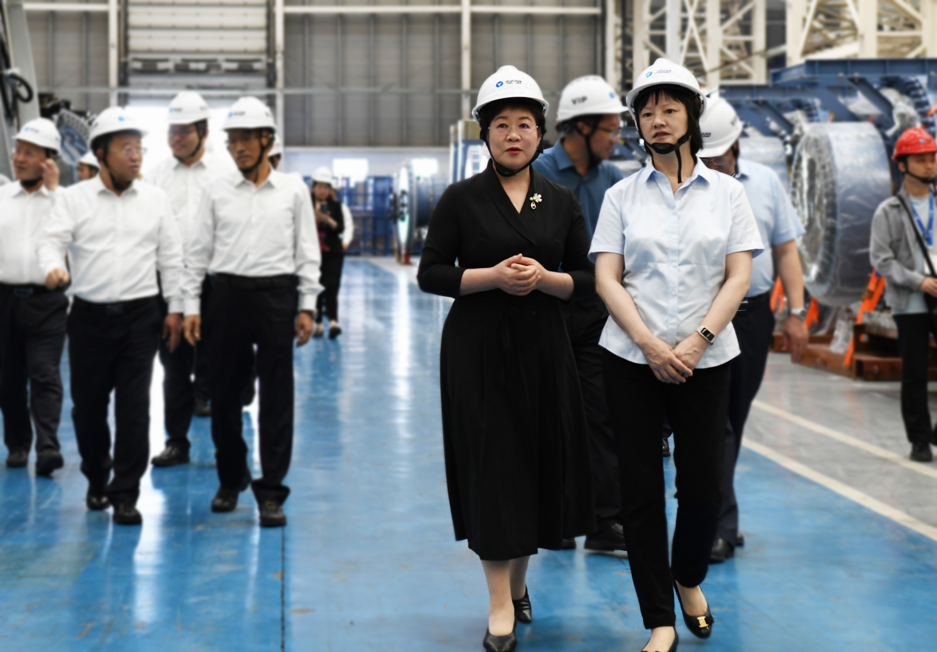 阿拉善盟盟委书记黄雅丽前往金沙乐娱场5555199vip股份考察调研